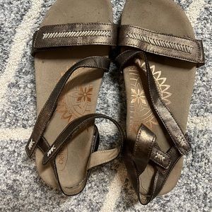 Aetrex sandals